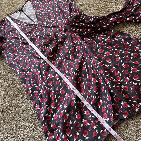 Something Navy Revolve Floral Red Ruched Long Sleeve Wrap Mini Dress - Picture 10 of 10